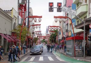 Qual linha de Metrô pegar para Liberdade?